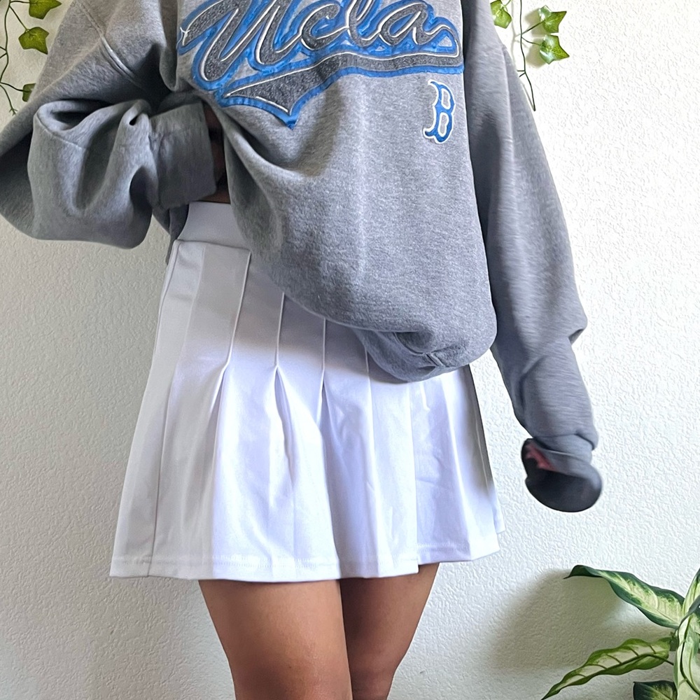cute white tennis skirt size small !! - Picture 5 of 5
